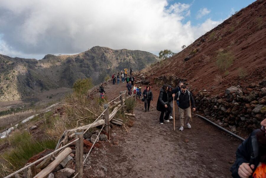 From Sorrento: Pompeii and Vesuvius Guided Tour with Lunch - Should you book the Sorrento to Pompeii and Vesuvius guided tour?