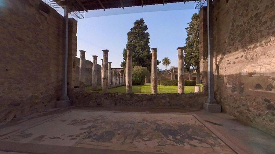 From Sorrento: Pompeii and Vesuvius Guided Tour with Lunch - Lunch on the Vesuvius slopes: what you get and why it is worth it