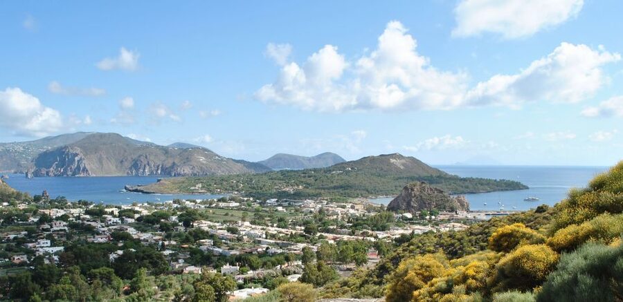 From Taormina: Lipari and Vulcano Mini Cruise Aeolian Tour - Comfort, rules, and the real-world logistics that matter