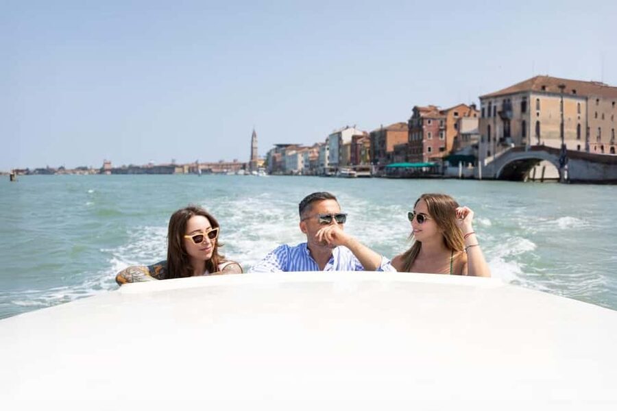 From Venice: Murano and Burano Half-Day Island Tour by Boat - The Burano Plan: Lace, Color, and a One-Hour Walkabout