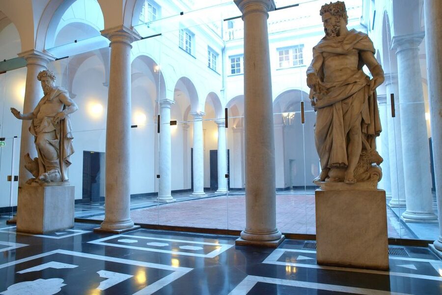 Genoa: 2-Hour Guided Walking Tour of the Historical Center - San Matteo Square and the Doria family power signal