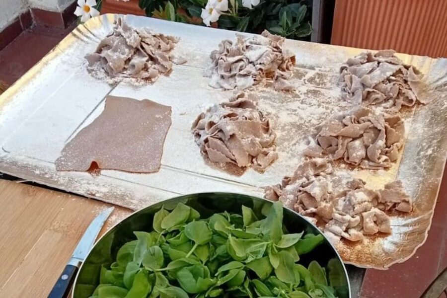 Genova: Homemade Pasta & Pesto Local Chef Class with Wine - What’s included: wine, liqueur, and a full Genoese-style meal