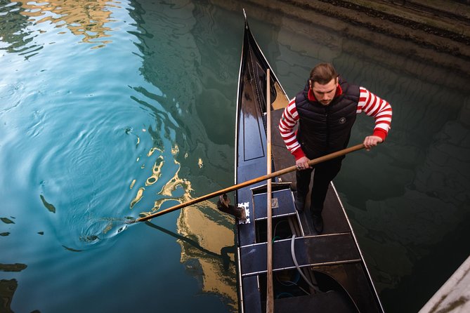 Grand Canal Gondola Experience with Live Commentary™ - Stop-by-stop: from Ca Giustinian to your Saint Mark’s Square finale