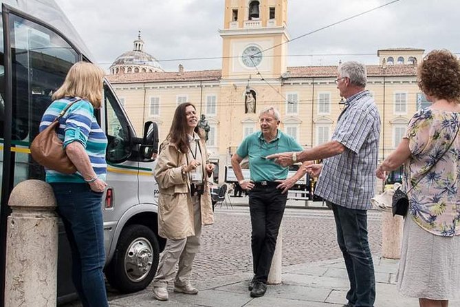 Guided group tour TastyBus: Parmesan Cheese and Parma Ham - Parma’s Big Three, made practical: cheese, ham, and vinegar