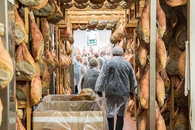 Guided group tour TastyBus: Parmesan Cheese and Parma Ham - Lunch option at Osteria La Maesta’: where the full-day turns into a food day