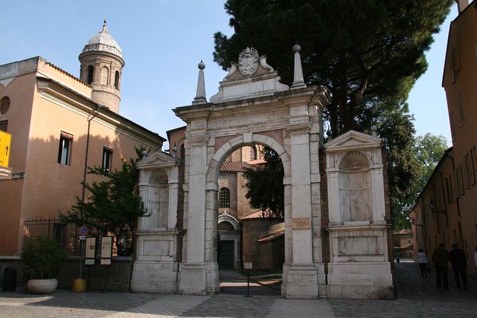 Guided Tour of Mosaic Tiles in Ravenna - Walking Pace, Cold Weather, and Staying Focused