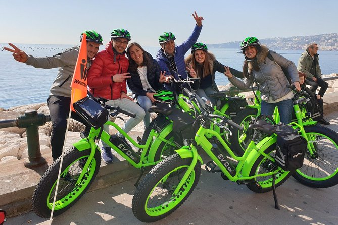 Guided tour of Naples by FAT electric bike - The audio ear-piece system: facts on demand, but it can feel robotic
