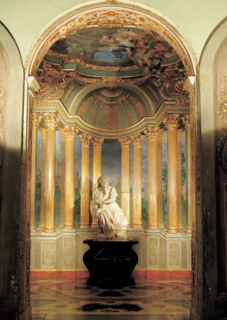 Guided Tour of Rolli Palaces UNESCO Site, Genoa - Palazzo Tobia Pallavicino’s Golden Room: where drama is part of the invitation