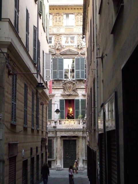 Guided Tour of Rolli Palaces UNESCO Site, Genoa - Where the tour starts on Via Garibaldi, and how the walk feels