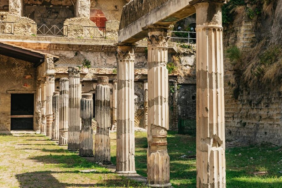 Herculaneum: Skip-the-Line Guided Tour with Archaeologist - House of Skeletons: Understanding Fear Without Needing Drama