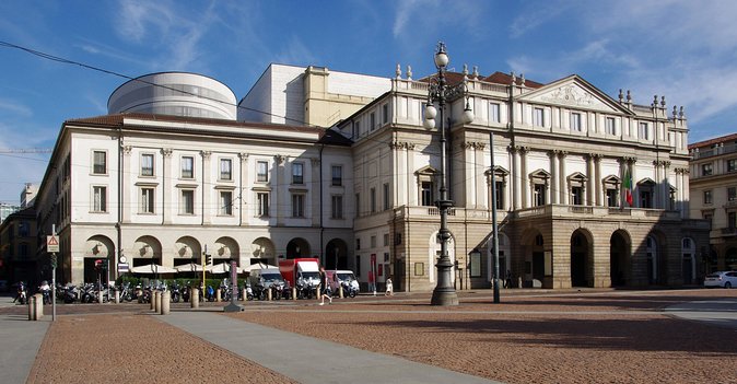 La Scala Theatre and Museum guided experience - Meeting point that actually makes sense in Milan
