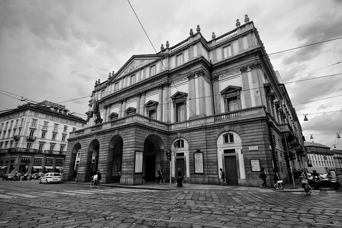 La Scala Theatre and Museum guided experience - Private tour upgrade: worth it if you want more direct attention