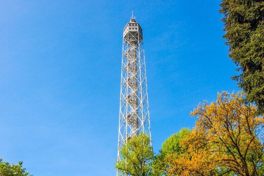 Milan: Branca Tower Entrance Ticket - The View at Almost 110m: Milan, the Alps, and the Art of Spotting Landmarks