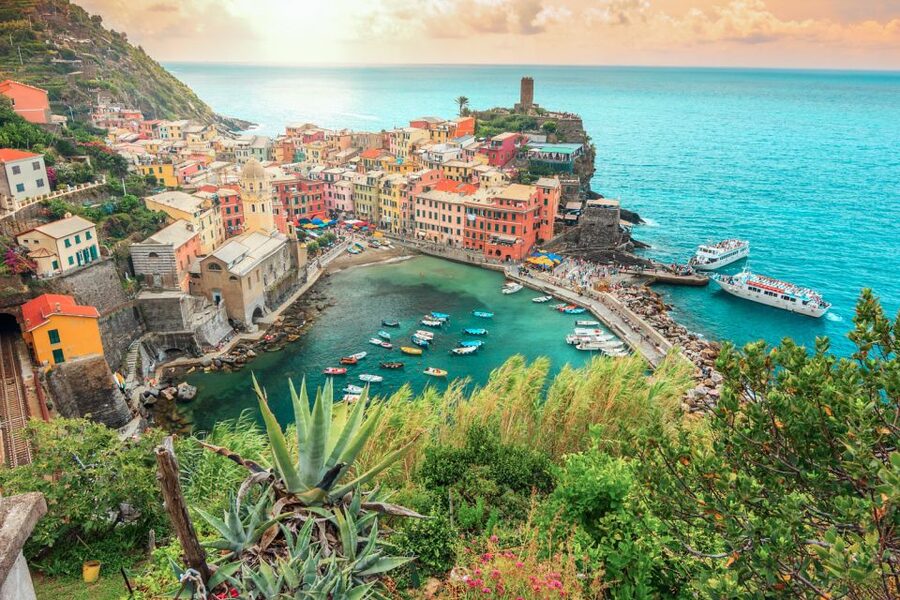 Milan: Cinque Terre Full-Day Guided Trip With Cruise - Why This Milan-to-Cinque Terre Day Mixes Van, Boat, and Train