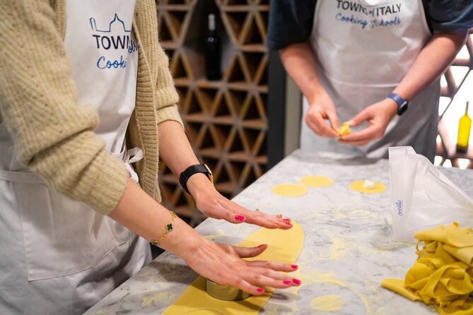 Milan Culinary Experience: Pasta & Gelato or Tiramisù Class - Location at Milano Centrale: A Real-World Pros and Cons