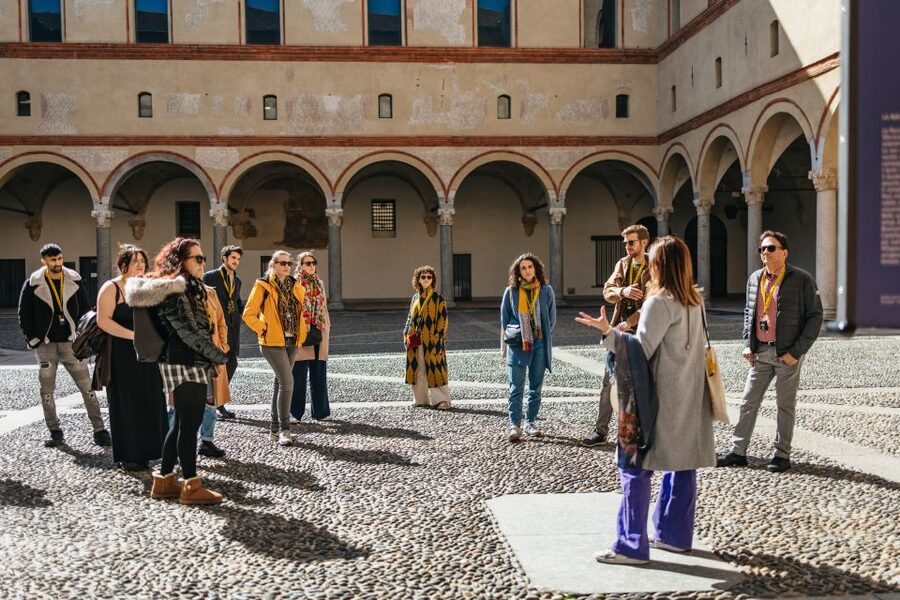 Milan: Da Vinci's Last Supper and Guided Walking Tour - Piazza della Scala and La Scala, Milan’s theatre prestige without the long detour