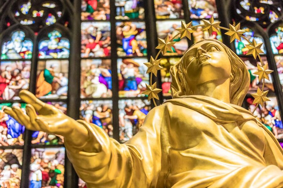 Milan Duomo and Rooftop 2-Hour Guided Tour - The Virgin Mary Moment and Moving From Roof to Cathedral