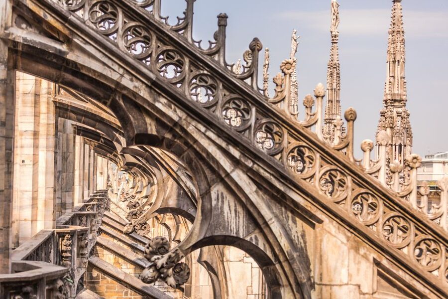 Milan Duomo and Rooftop 2-Hour Guided Tour - Rain, Wind, and What the Weather Changes
