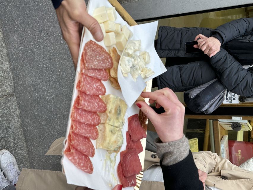 Milan: Guided Street Food Walking Tour with Food Tasting - Piazza del Duomo and the landmarks you see with new context