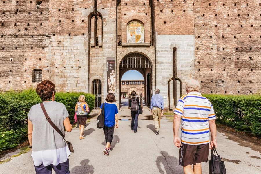 Milan: Guided Walking Tour & Last Supper Visit with Ticket - The guided mural moment: what to watch for besides the obvious