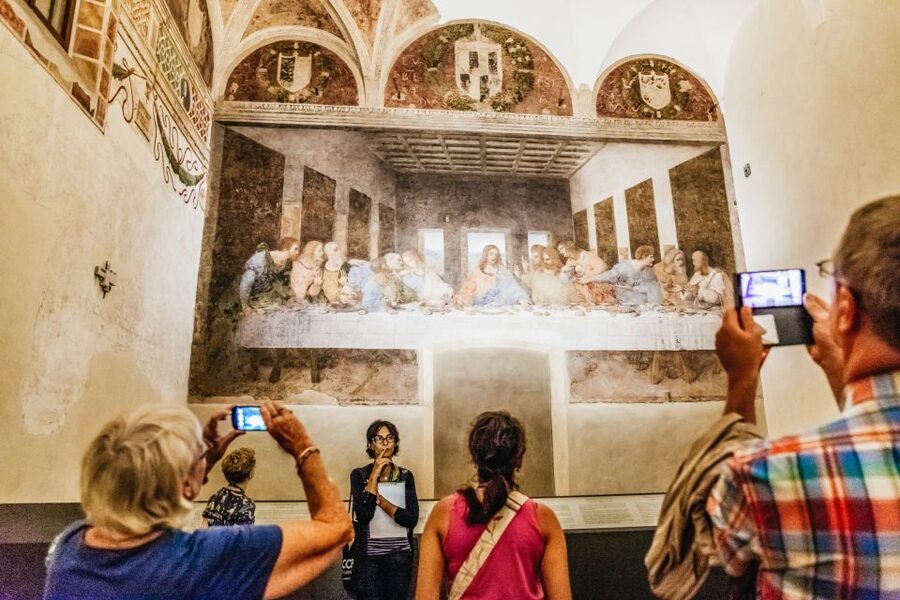 Milan: Guided Walking Tour & Last Supper Visit with Ticket - Teatro alla Scala and Piazza della Scala: standing where music history lives