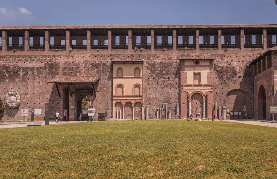 Milan: Guided Walking Tour & Last Supper Visit with Ticket - The Duomo area finish: what you can realistically expect