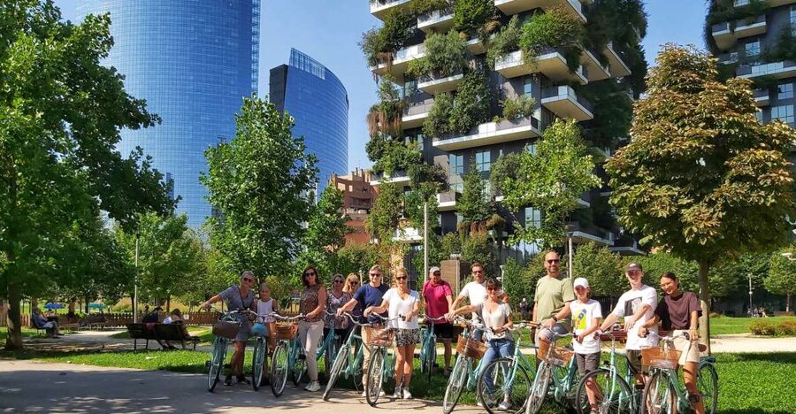 Milan: Highlights and Hidden Gems Guided Bike Tour - Starting in Ticinese: The Neighborhood That Sets the Tone