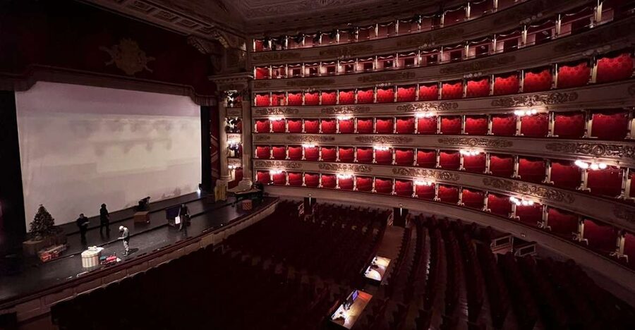 Milan: La Scala Theatre Skip-the-line Guided Tour - Practical tips so your visit stays smooth (and you get the best views you can)