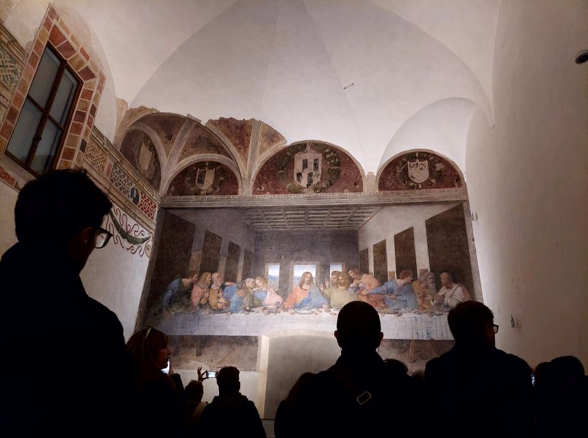 Milan: Last Supper Skip-the-Line Entry Ticket & Guided Tour - Getting to Piazza di Santa Maria delle Grazie, and finding your guide fast