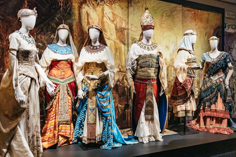 Milan: "Museo Teatrale Alla Scala" Guided Tour - Famous names, explained with human scale