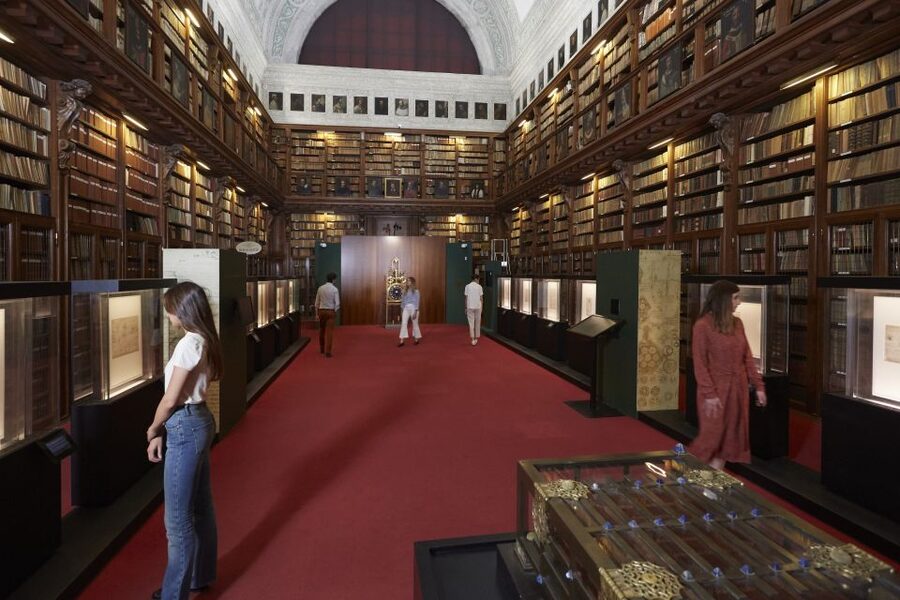 Milan: Pinacoteca Ambrosiana & da Vinci Codex Exhibition - Getting there at Piazza Pio XI 2, Milan, and finding the right rooms faster