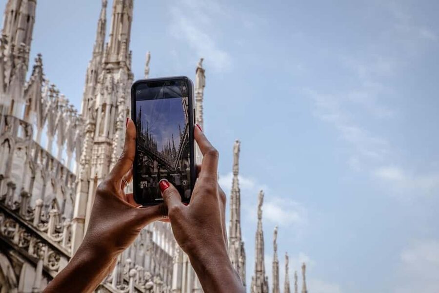 Milan: Priority Access Duomo and Rooftop Tour - What you learn from guides like Daniela, Clarissa, Lorenzo, and Marcela