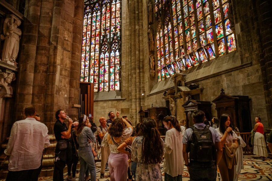 Milan: Priority Access Duomo and Rooftop Tour - Timing reality: rain, crowds, and chilly rooftop limits
