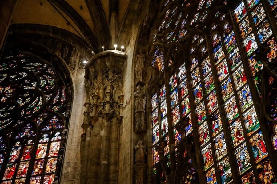 Milan: Priority Access Duomo and Rooftop Tour - How much walking should you expect?