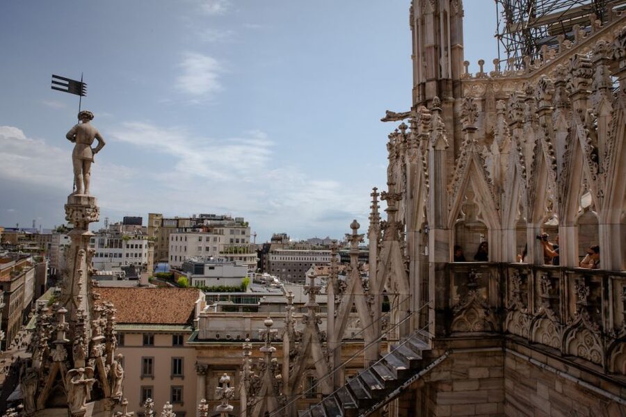 Milan: Priority Access Duomo and Rooftop Tour - Skip-the-line access and what it saves you in real life