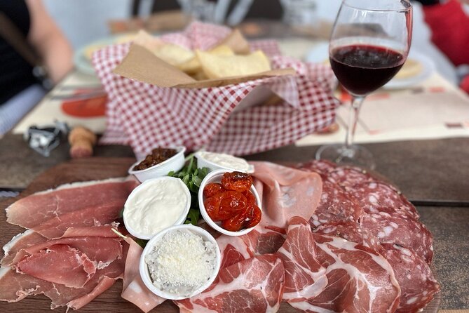 Milan's Authentic Street Food tour: A Gourmet Experience - Pizza in Milan: what to pay attention to when it’s done right