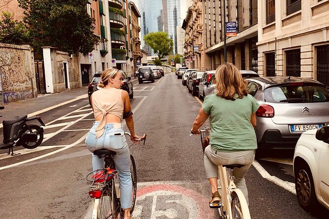Milan's Hidden Gems: Unique Bike Tour (ENG, NL) - Stop 7 and 8: CityLife’s modern blocks and Arco della Pace