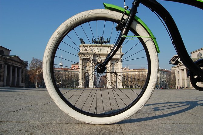 Milan's Hidden Gems: Unique Bike Tour (ENG, NL) - Stop 9 and 10: Via Paolo Sarpi Chinatown energy and the Monumental Cemetery
