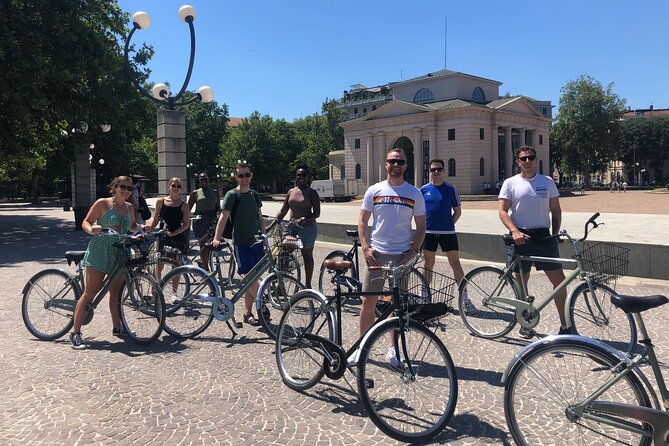 Milan's Hidden Gems: Unique Bike Tour (ENG, NL) - Bikes, helmets, water, and safety that feels practical