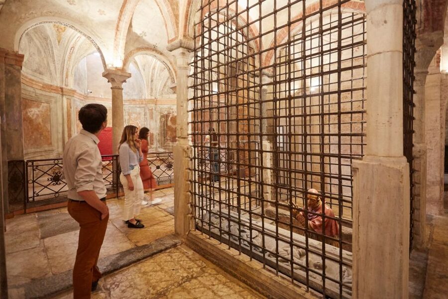 Milan: San Sepolcro Crypt Skip-the-Line Entry Ticket - Why the San Sepolcro Crypt is such a memorable Milan stop