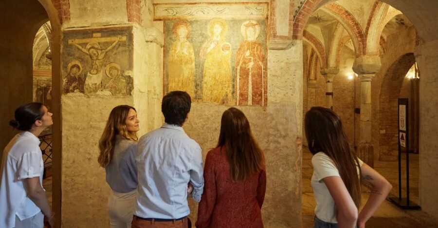 Milan: San Sepolcro Crypt Skip-the-Line Entry Ticket - Finding Piazza San Sepolcro, fast, without stress