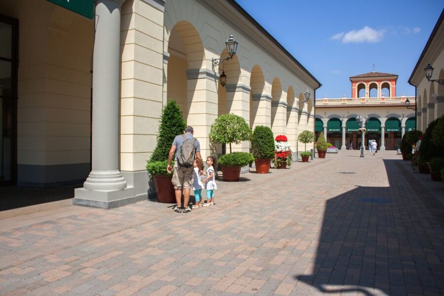 Milan: Serravalle Designer Outlet Roundtrip Bus Transfer - Timing that makes or breaks your shopping day