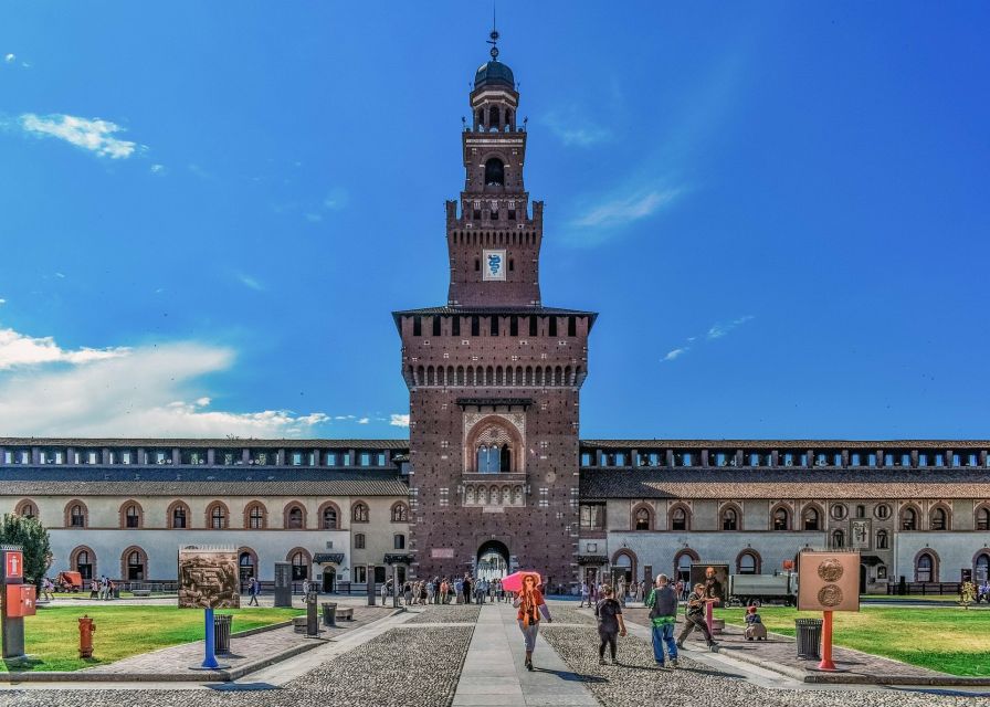 Milan: Sforza Castle and Michelangelo's Pietà Rondanini Tour - Finding the Guide at Piazza Castello, under the Filarete Clock Tower