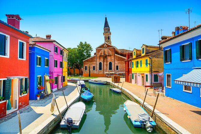 Murano & Burano Islands Guided Small-Group Tour by Private Boat - Pacing in a 5-hour tour: how the 2.5 hours per island feels