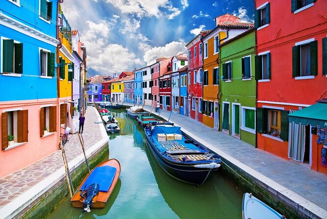 Murano & Burano Islands Guided Small-Group Tour by Private Boat - Murano glassblowing: workshop demo plus time to browse and buy