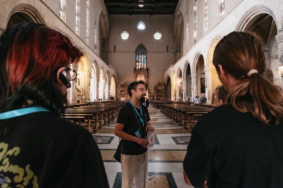 Naples: Downtown Tour with Veiled Christ & St Clare Tickets - Santa Chiara Cloister: majolica tiles and a short, perfect reset