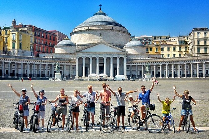 Naples Guided Tour by Bike - Spaccanapoli: street art and artisan Naples in your first minutes