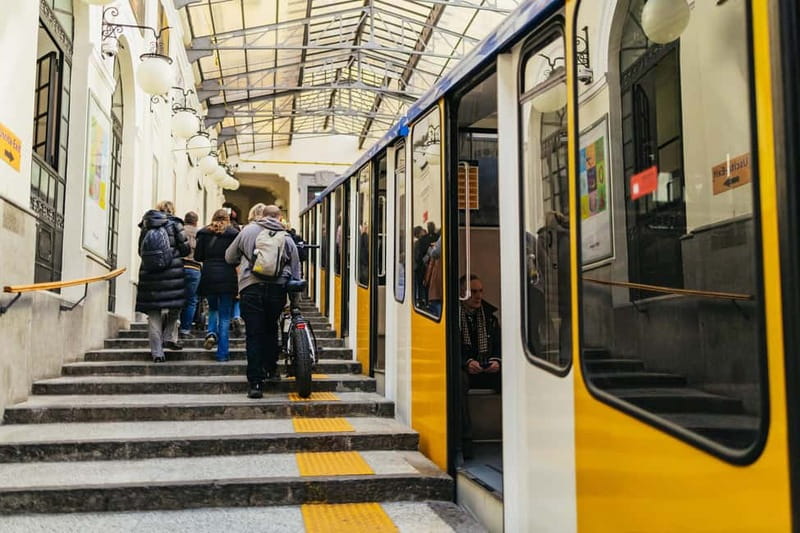 Naples: Panoramic Walking Tour with Funicular - From Vomero to the Gulf: what the early climb reveals