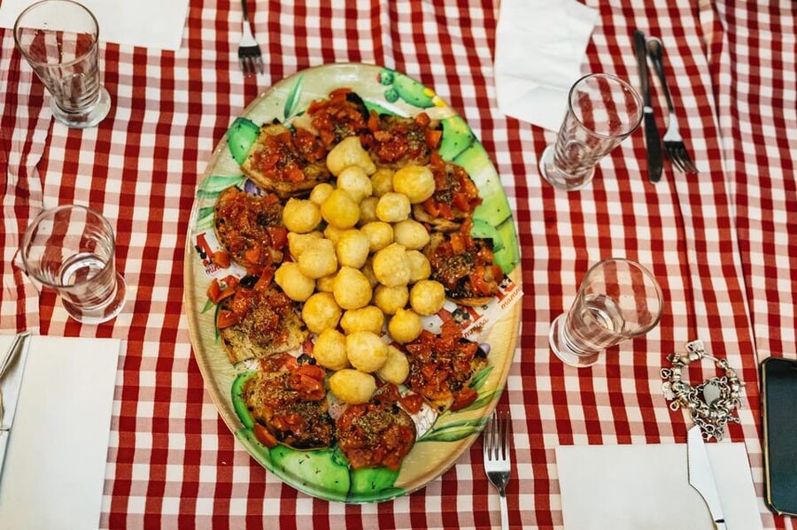 Naples: Pizza-Making Workshop with Drink and Appetizer - Naplesbay Cooking Lab near Duomo Metro, start-to-finish in 2 hours