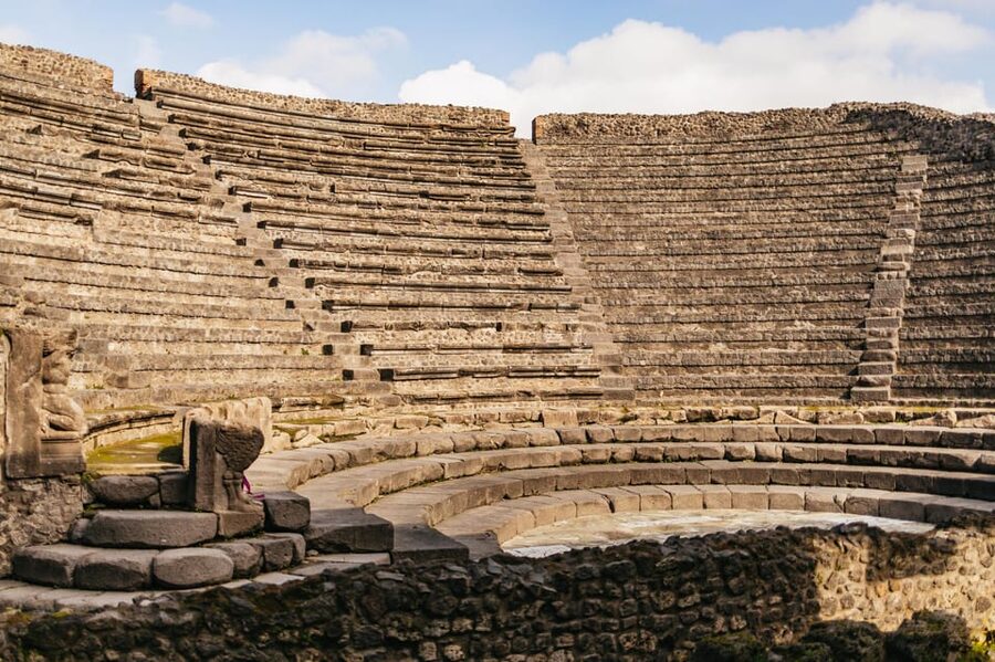 Naples: Pompeii and Mt. Vesuvius with Lunch and Wine Tasting - Who should book this tour, and who should look elsewhere